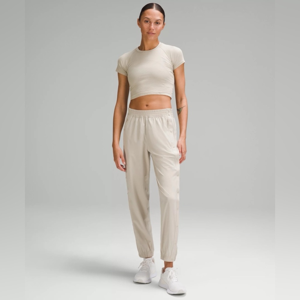 NWT Lululemon Tearaway Mid-Rise Track Pant in Mojave Tan - Size 8